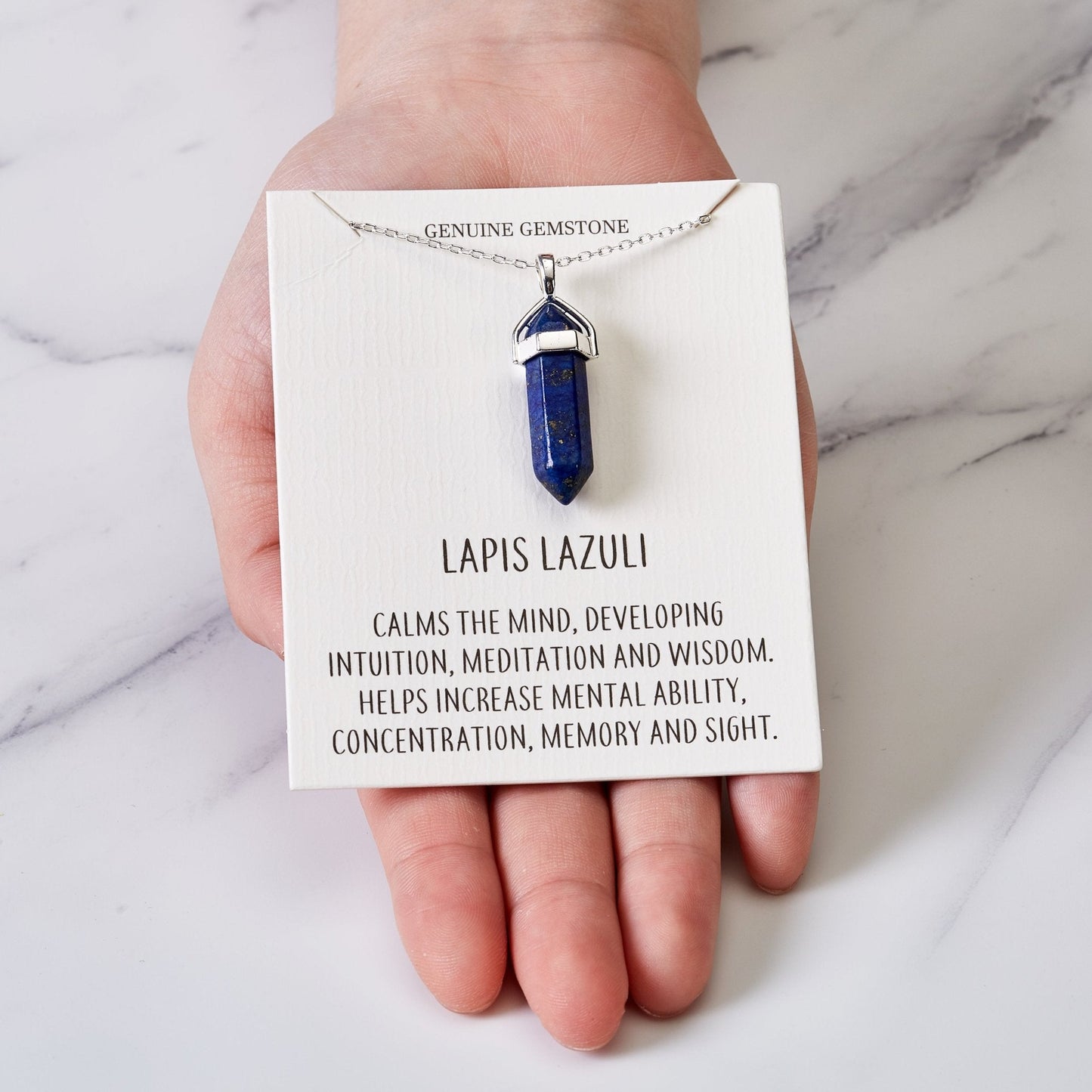Collier en lapis-lazuli avec carte de citation