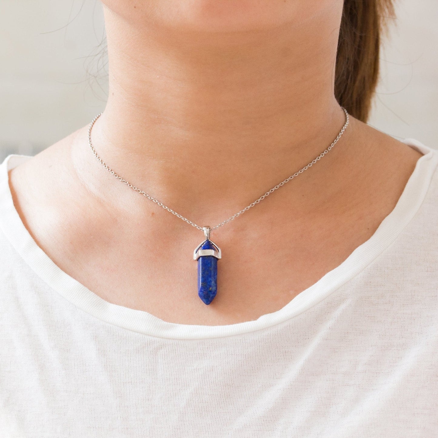 Collier en lapis-lazuli avec carte de citation