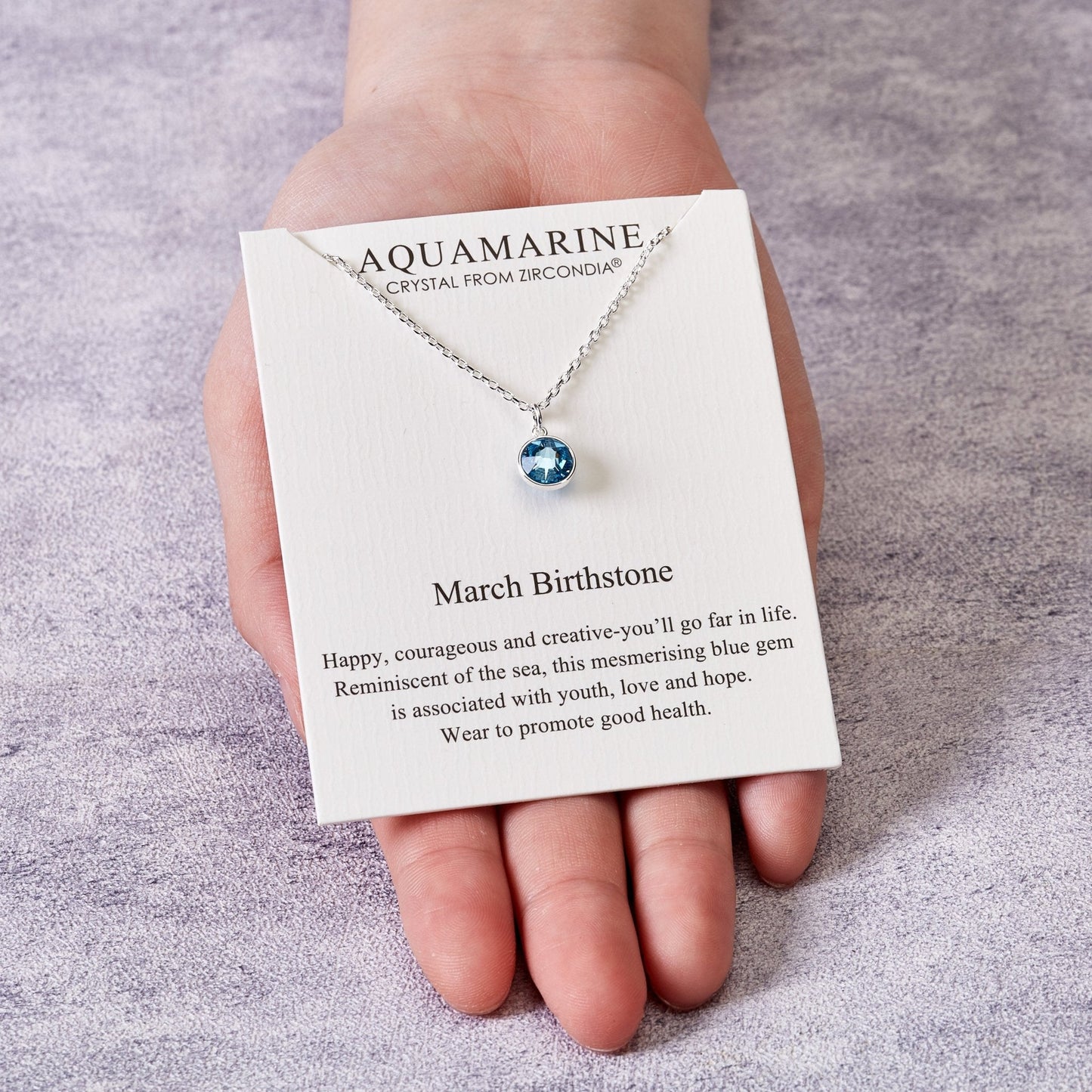 Collier pierre de naissance de mars (Aigue-marine) créé avec des cristaux Zircondia®