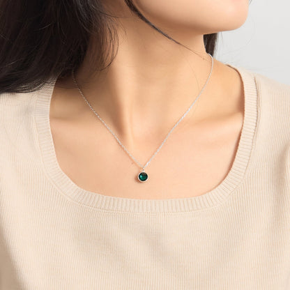 Collier Pierre de Naissance Mai (Émeraude) Créé avec des Cristaux Zircondia®