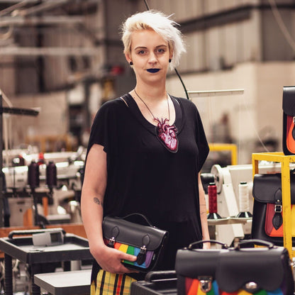 Sac bandoulière midi en cuir - Pride