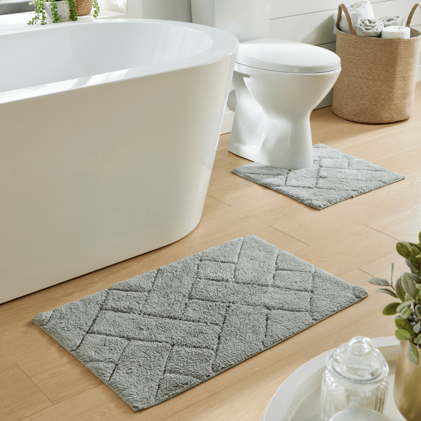 Tapis de bain et contour de WC Bali Ensemble Luxueux en coton super absorbant extra doux pour le confort et le style de votre salle de bain, disponible en plusieurs couleurs par OLIVIA ROCCO