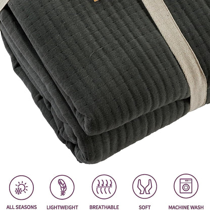 Jeté de lit matelassé Hotel Collection 240 x 260 cm en coton durable Doux et résistant Parure de lit blanche et grise pour une décoration de chambre élégante par OLIVIA ROCCO