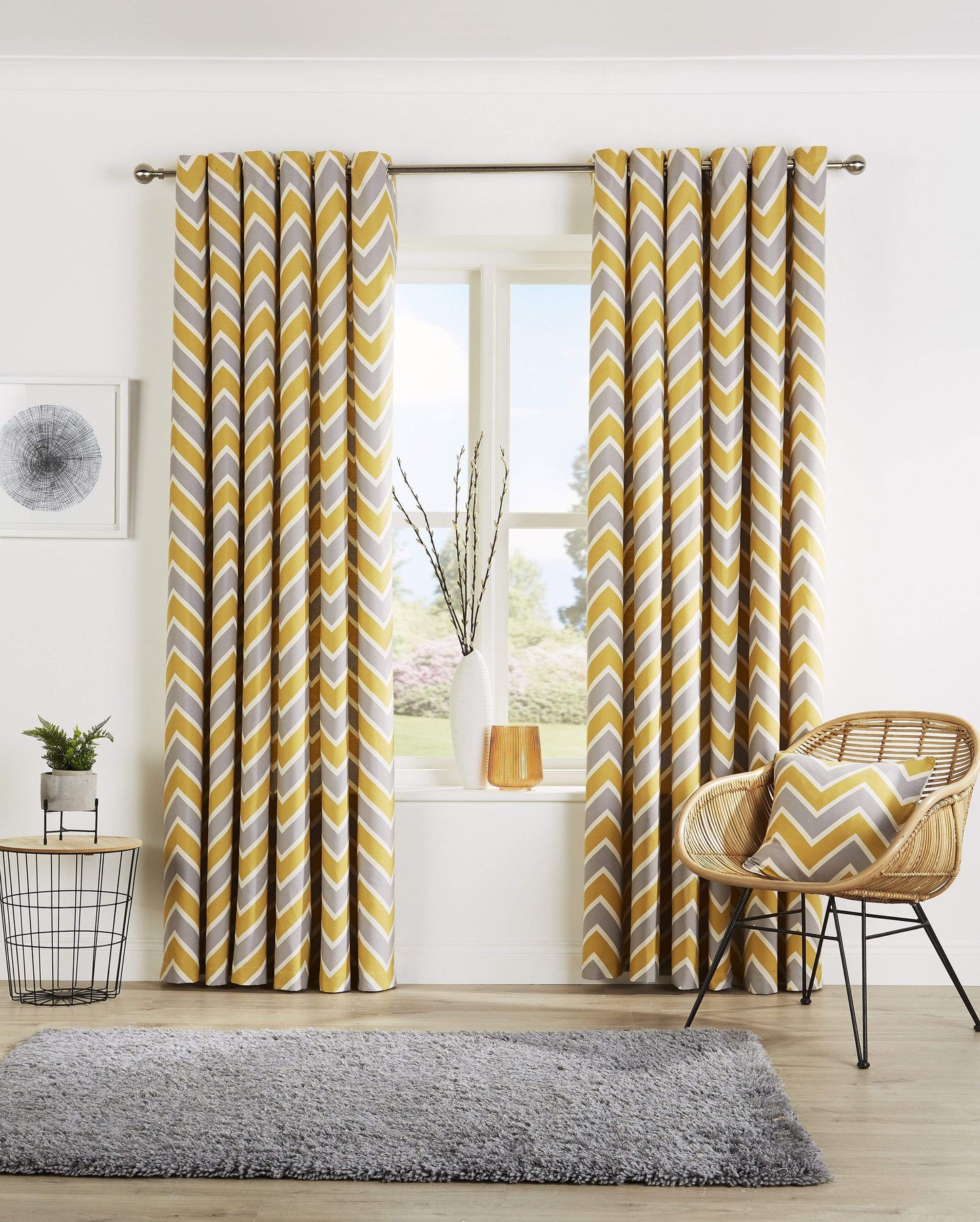 Rideaux à motif chevron avec housses de coussin assorties en mélange luxueux de polyester et coton de haute qualité pour salon et chambre à coucher, plusieurs tailles, certifié OEKO-TEX par OLIVIA ROCCO
