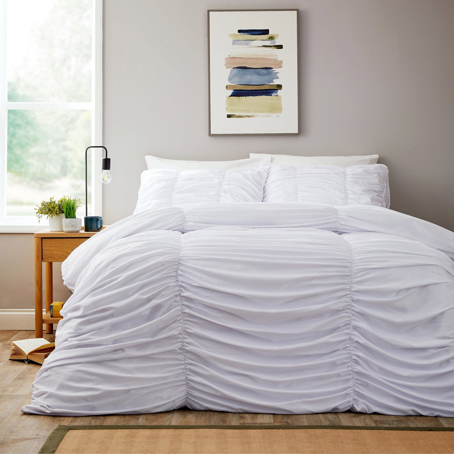 Parure de Lit Housse de Couette et Taies d'Oreiller en Microfibre Blanche Froncée Volants Ultra Douce Entretien Facile par OLIVIA ROCCO