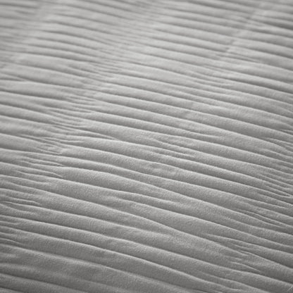 Parure de lit housse de couette en microfibre Belgravia grise avec taies d'oreiller, douce, facile d'entretien, moderne, par OLIVIA ROCCO