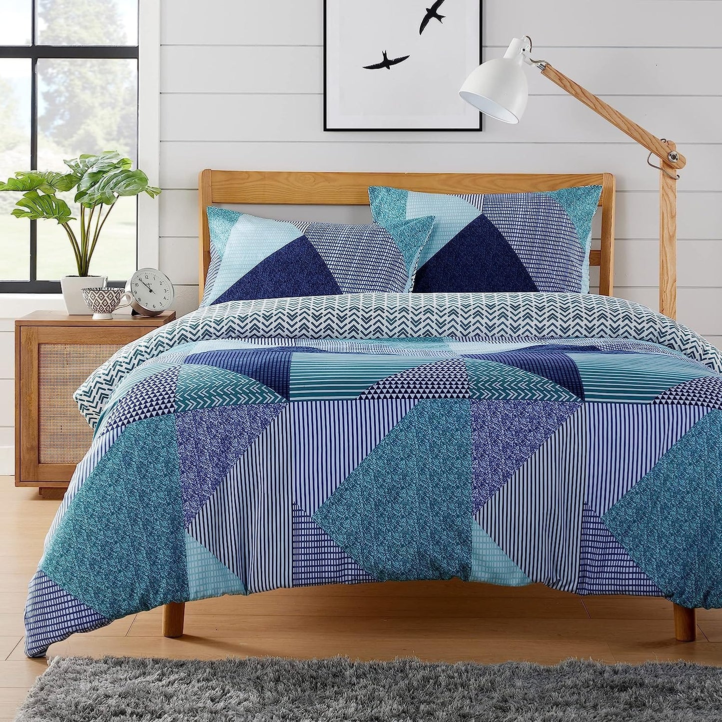 Parure de lit réversible Jasper Teal à imprimé durable avec fermeture boutonnée par OLIVIA ROCCO – Décoration de chambre élégante en tailles simple, double et King – Polyester de qualité supérieure
