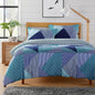 Parure de lit réversible Jasper Teal à imprimé durable avec fermeture boutonnée par OLIVIA ROCCO – Décoration de chambre élégante en tailles simple, double et King – Polyester de qualité supérieure
