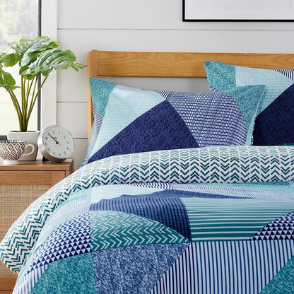Parure de lit réversible Jasper Teal à imprimé durable avec fermeture boutonnée par OLIVIA ROCCO – Décoration de chambre élégante en tailles simple, double et King – Polyester de qualité supérieure
