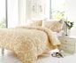 Parure de lit Chloé en mélange de coton élégant, luxueuse, certifiée OEKO-TEX, disponible en plusieurs tailles et couleurs pour un confort supérieur par OLIVIA ROCCO