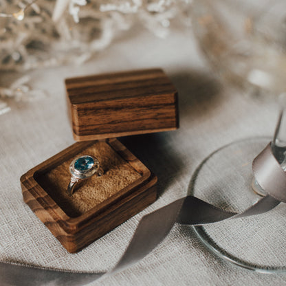 Bague avec Topaze Bleue Ciel taille ovale - Avery