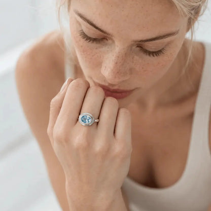 Bague avec Topaze Bleue Ciel taille ovale - Avery