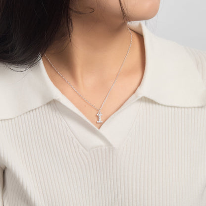 Collier initial pavé lettre I créé avec des cristaux Zircondia®