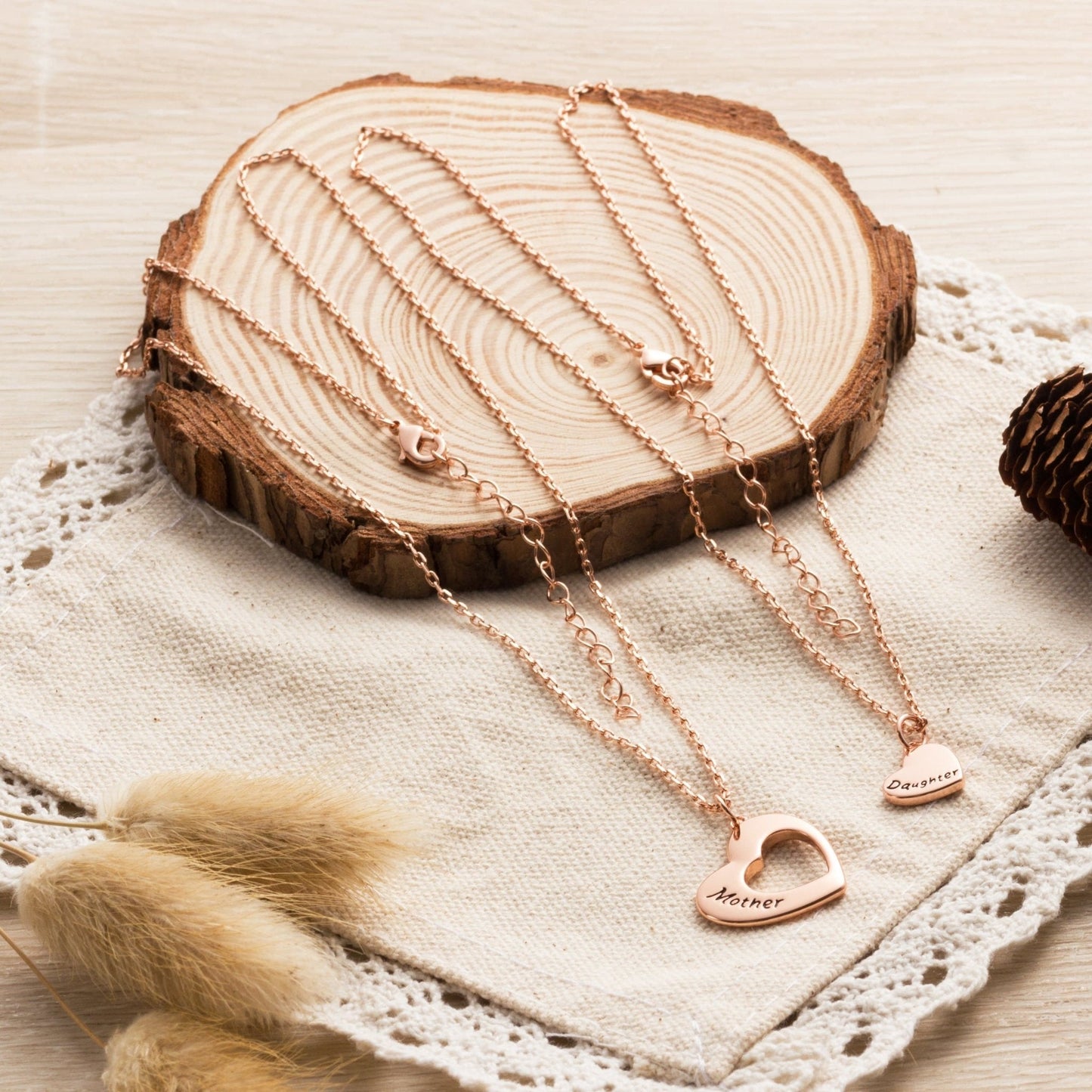 Ensemble de colliers plaqués or rose mère et fille