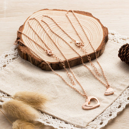 Ensemble de colliers plaqués or rose mère et fille