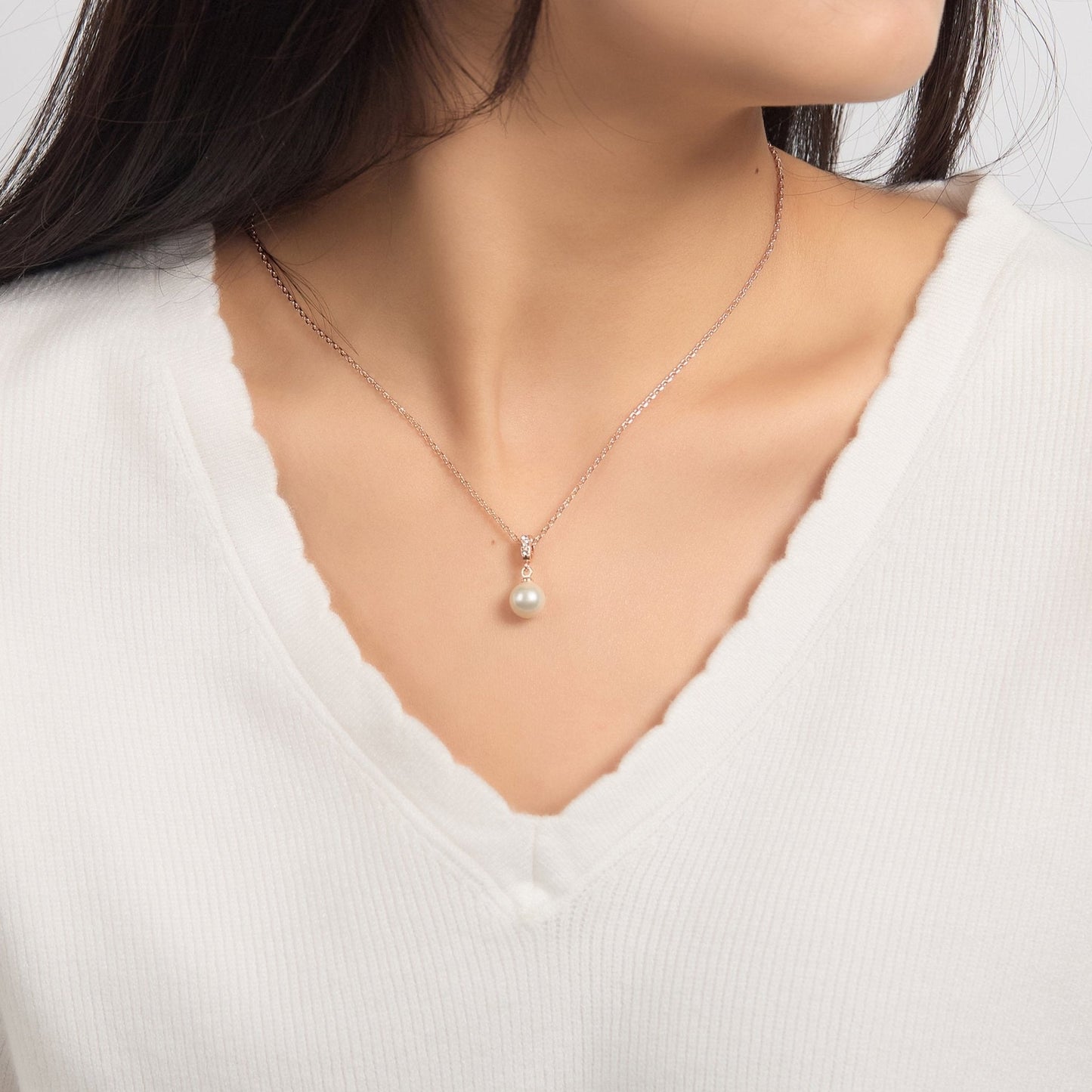 Collier pendentif perle plaqué or rose orné de cristaux Zircondia®