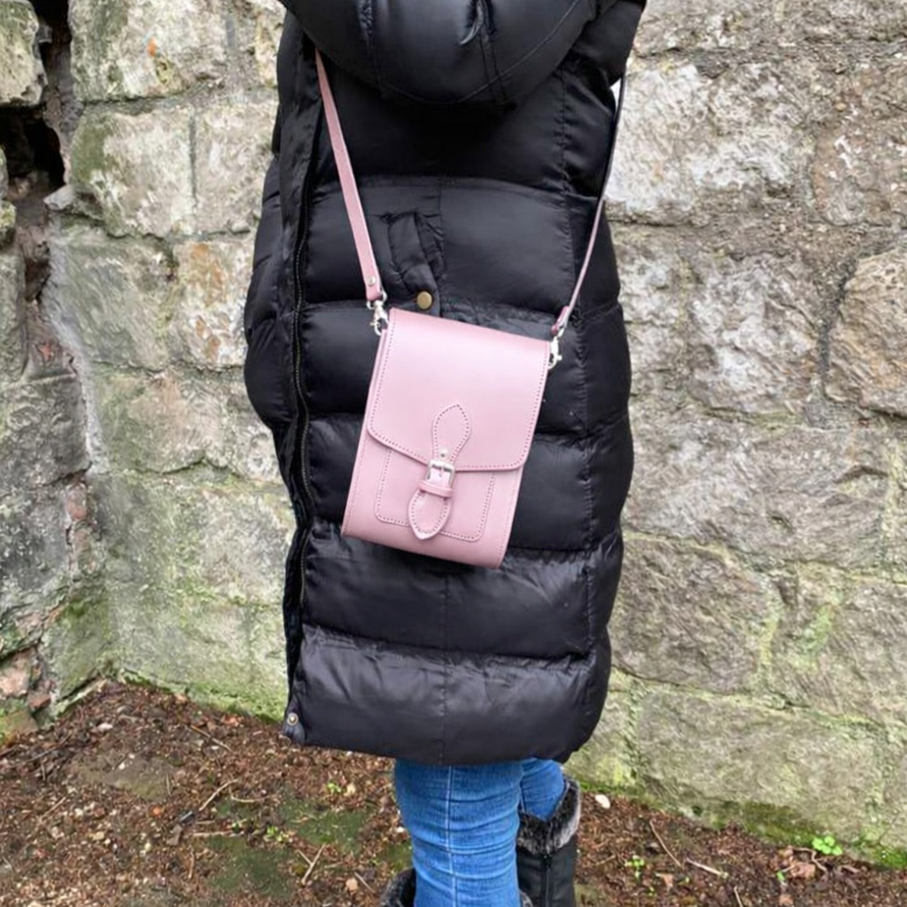 Sac de Téléphone en Cuir Fait Main pour Festival - Quartz Rose