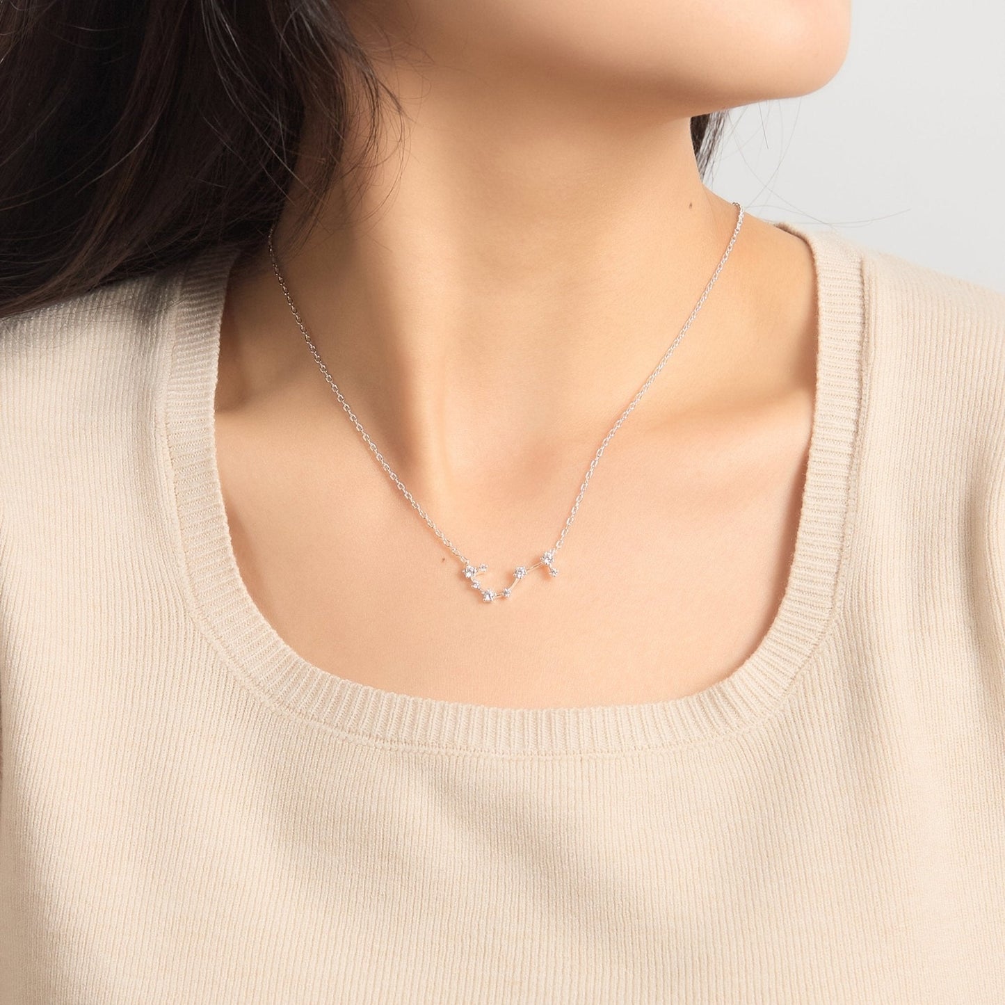 Collier signe astrologique Scorpion, constellation du zodiaque et carte citation avec cristaux Zircondia®