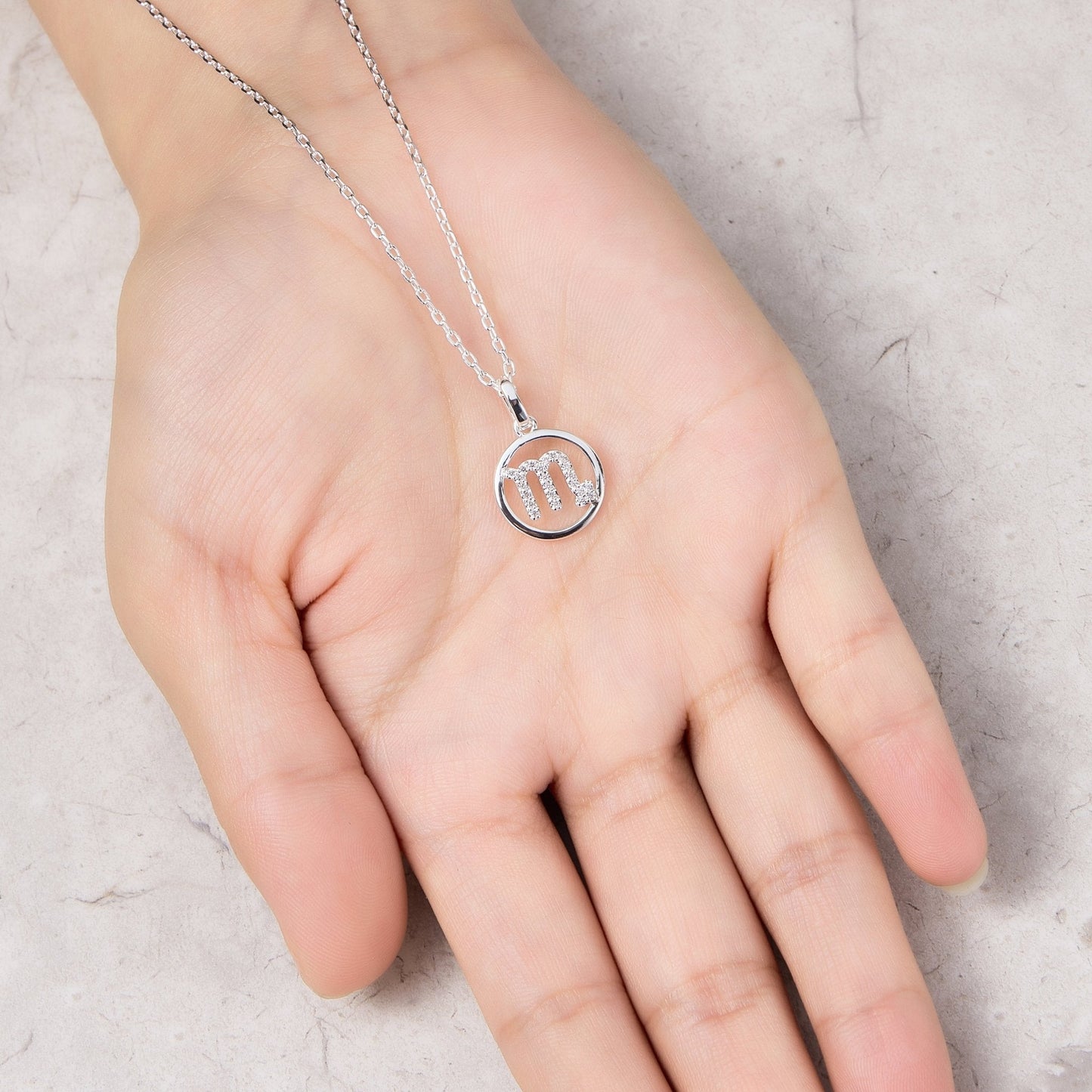 Collier signe astrologique Scorpion avec cristaux Zircondia®