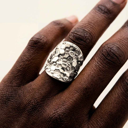 Bague large de caractère dorée ou argentée - Hemera