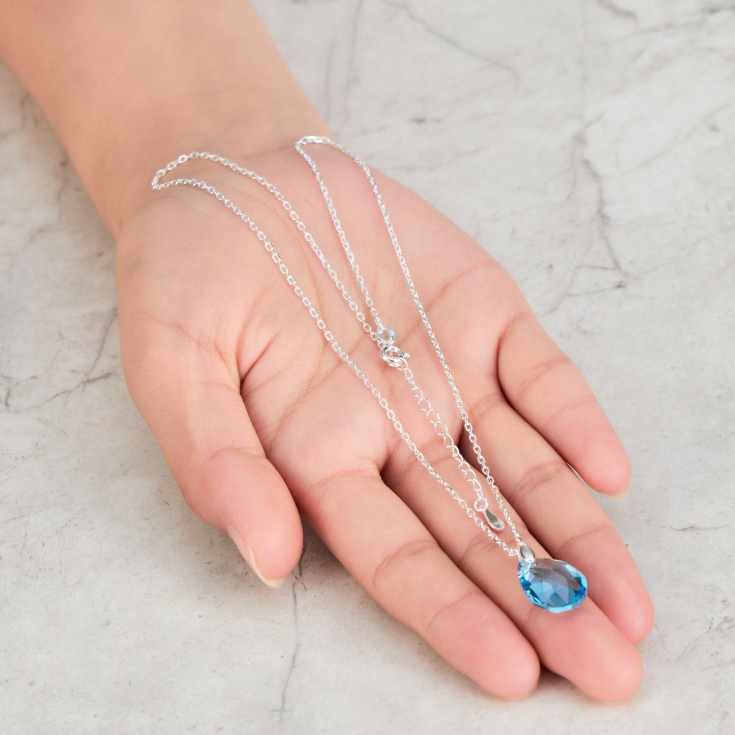 Collier en Argent Sterling et Aigue-marine créé avec des Cristaux Zircondia®