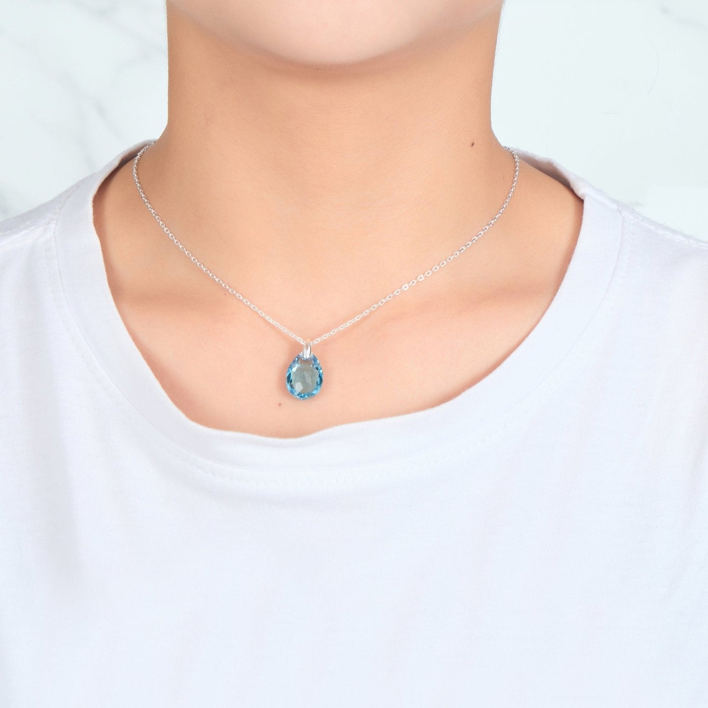 Collier en Argent Sterling et Aigue-marine créé avec des Cristaux Zircondia®