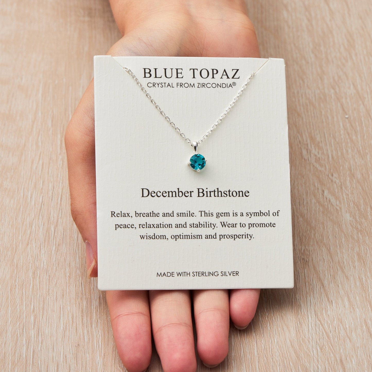 Collier en argent sterling avec pierre de naissance de décembre (topaze bleue) orné de cristaux Zircondia®