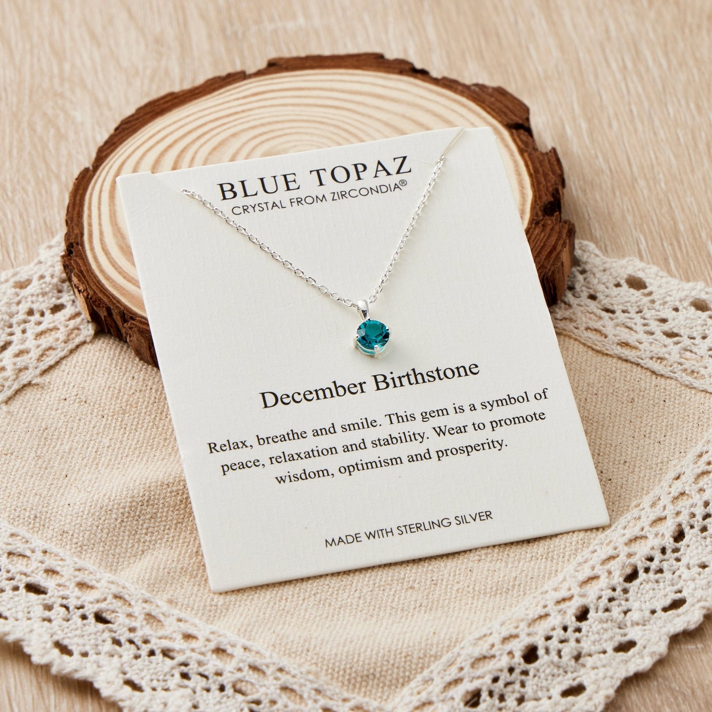 Collier en argent sterling avec pierre de naissance de décembre (topaze bleue) orné de cristaux Zircondia®