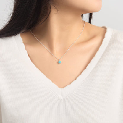 Collier en argent sterling avec pierre de naissance de décembre (turquoise) créé avec des cristaux Zircondia®