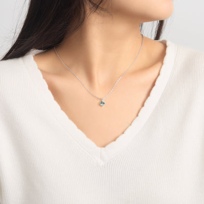 Collier en argent sterling avec pierre de naissance de mars (aigue-marine) orné de cristaux Zircondia®