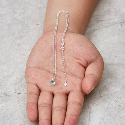 Collier en argent sterling avec pierre de naissance de mars (aigue-marine) orné de cristaux Zircondia®