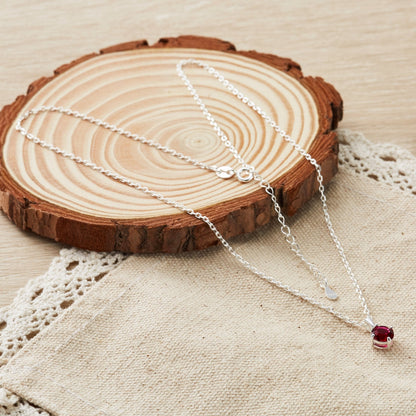 Collier en argent sterling rouge orné de cristaux Zircondia®