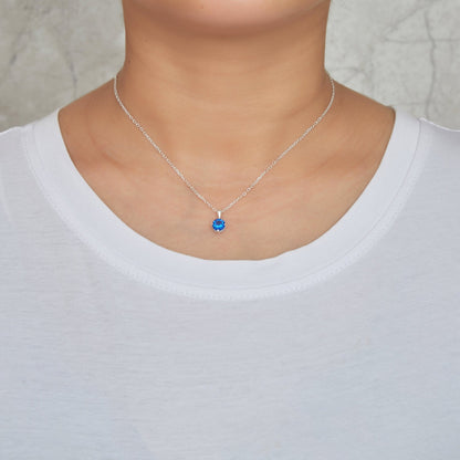 Collier en argent sterling avec pierre de naissance de septembre (saphir) créé avec des cristaux Zircondia®