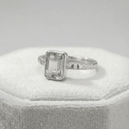 Tidewashed Green Quartz Ring - Octagonal Gemstone & Hammered Band