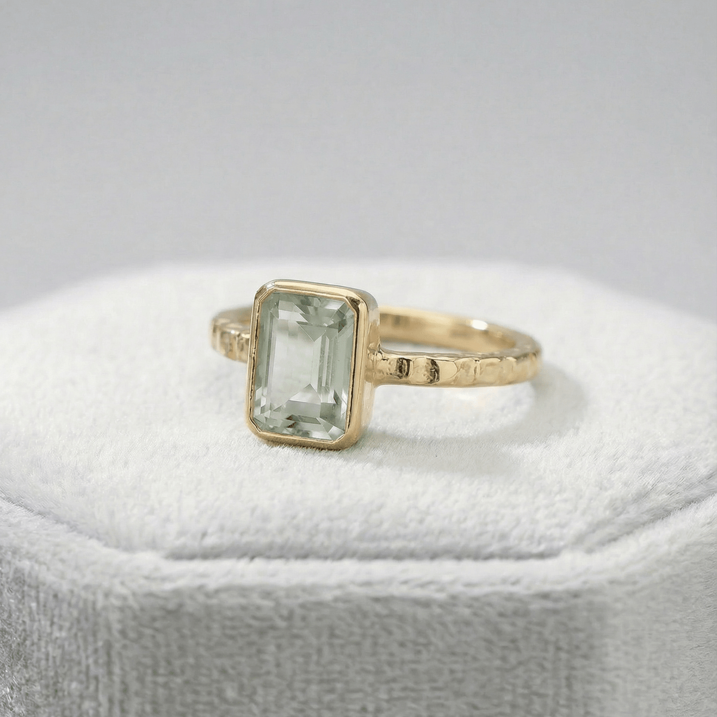 Tidewashed Green Quartz Ring - Octagonal Gemstone & Hammered Band