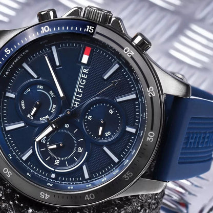 Montre homme Tommy Hilfiger 1791721 Bank en silicone bleu
